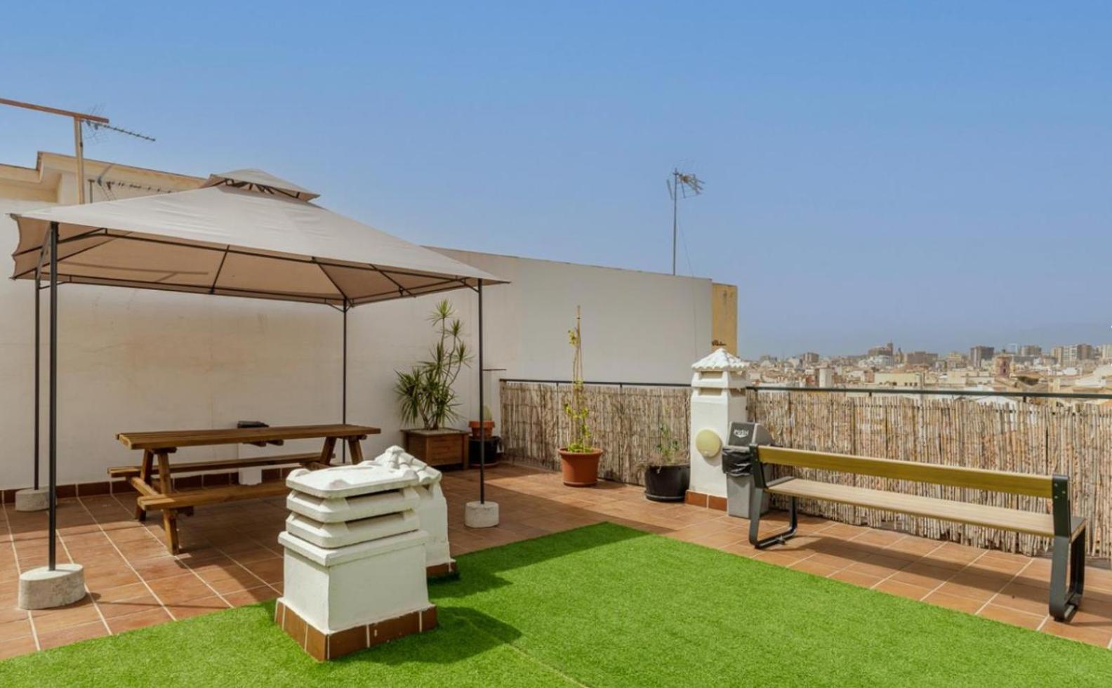 Apartamento Centrico La Merced - Free Parking & Free Gym Málaga Exteriör bild
