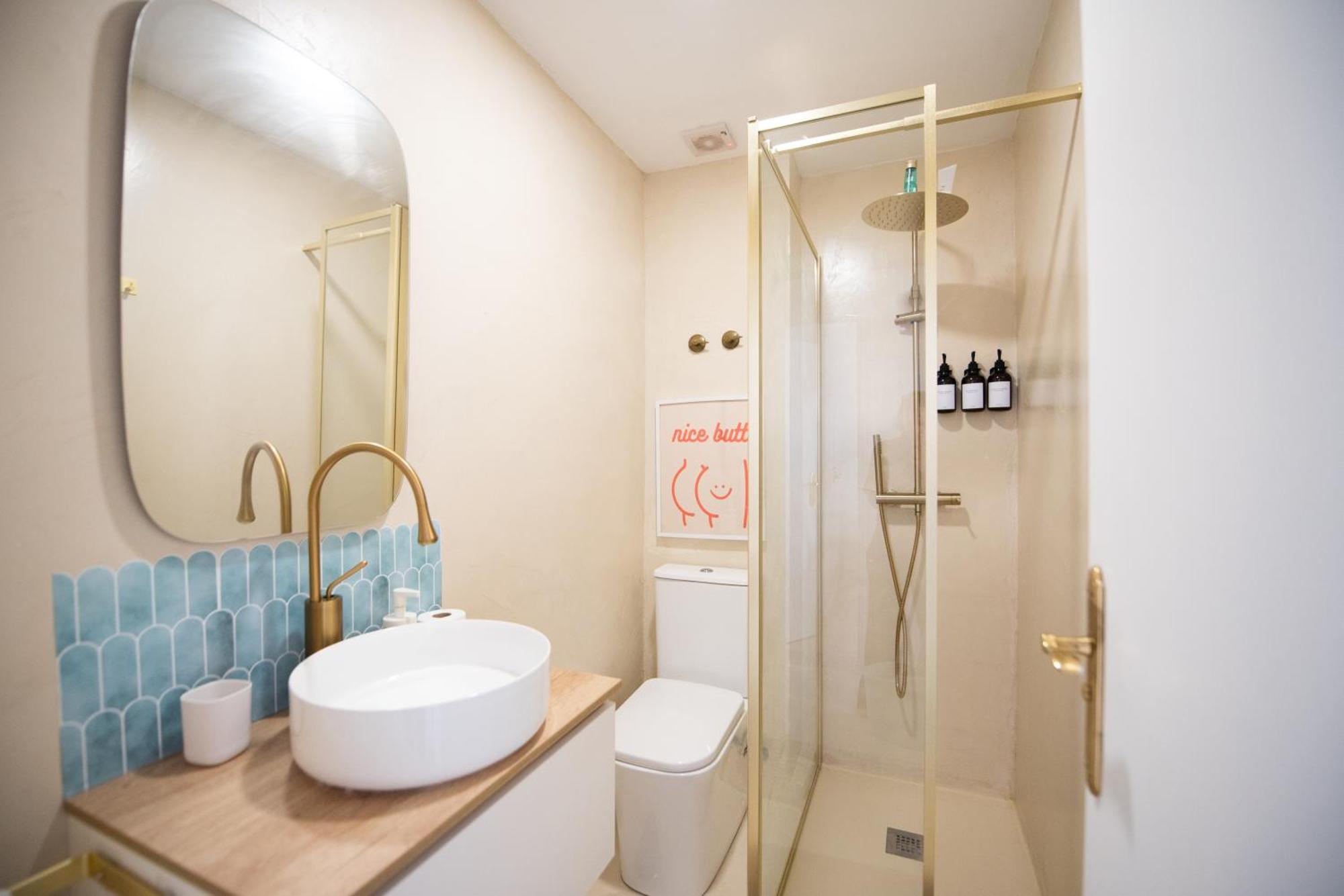 Apartamento Centrico La Merced - Free Parking & Free Gym Málaga Exteriör bild
